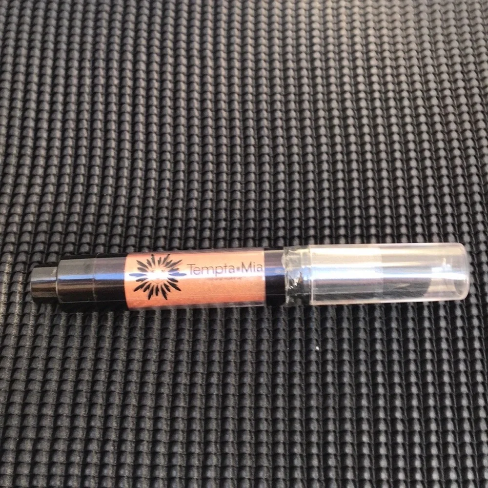 🆕Tempta Mia Mineral Powder Brush (Bronze Glow)